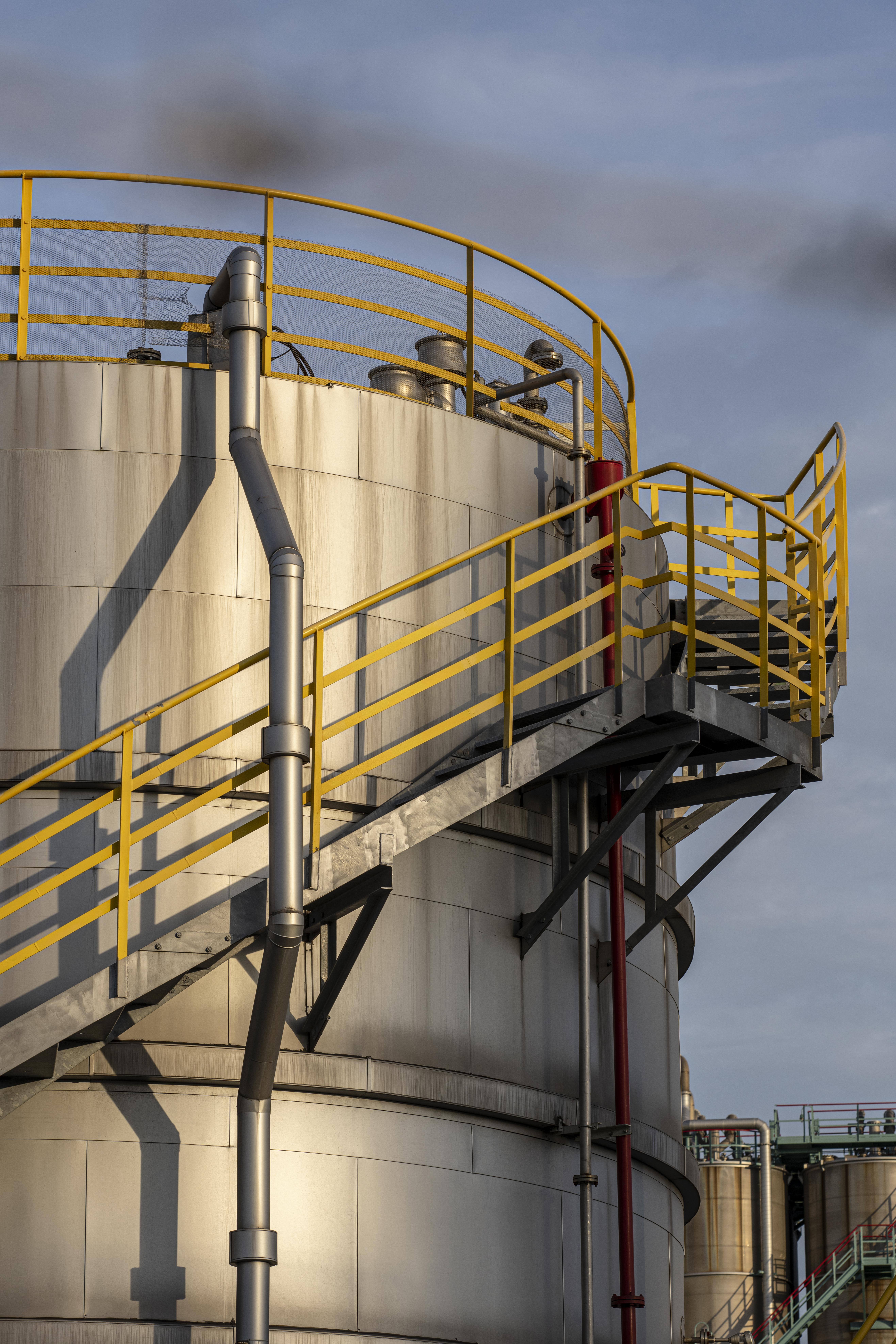 environmental-pollution-industry-exterior-daylight-1